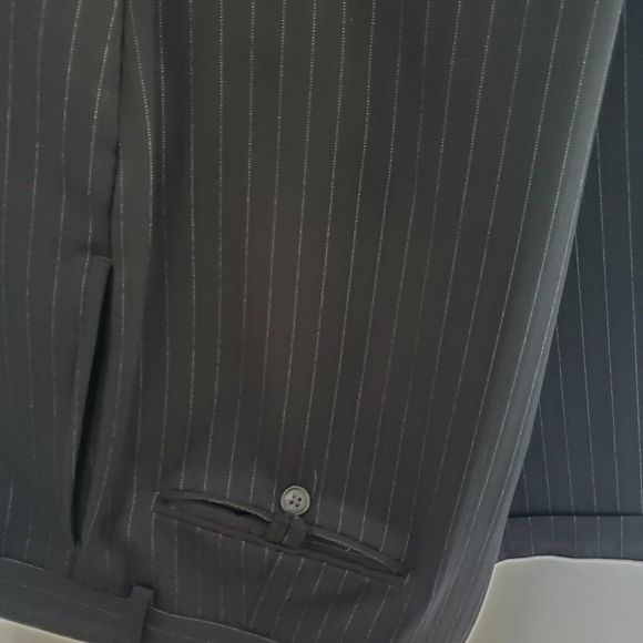 CT1014b SEAN JOHN PIN STRIPE SUIT JACKET & SLACKS - Picture 8 of 9